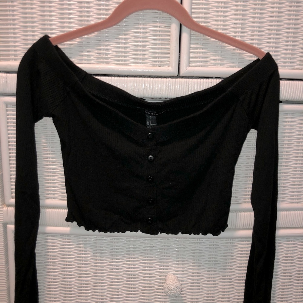 Off the shoulder long sleeve crop top